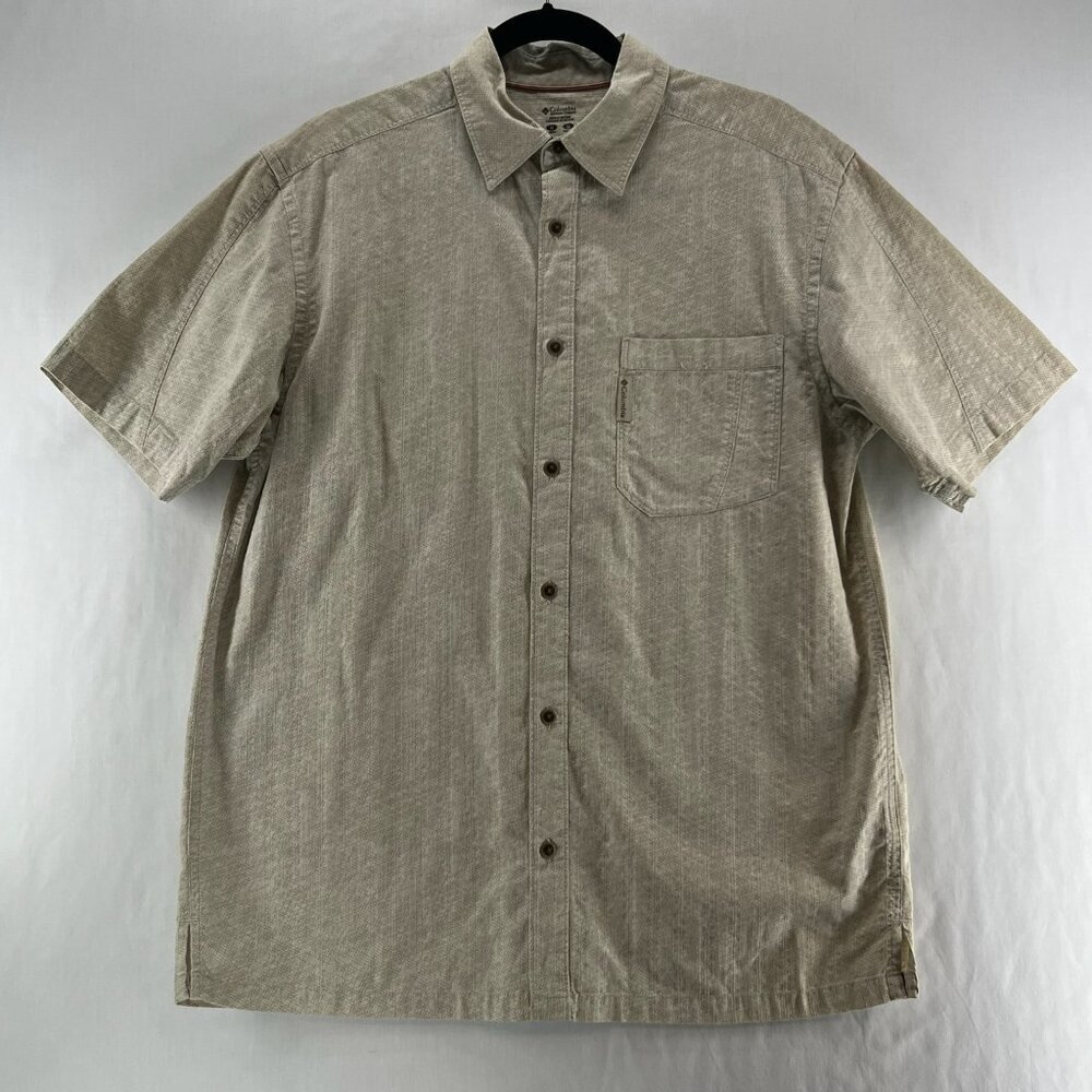 Comlumbia Button Up Shirt Mens M Vented Short Sleeve Collared Relaxed Fit Beige